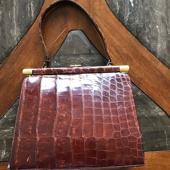 Vintage Alligator Kelly Bag with brass hardware - Picture 8 of 8